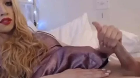blonde lady-twink Masturbate Live On web camera