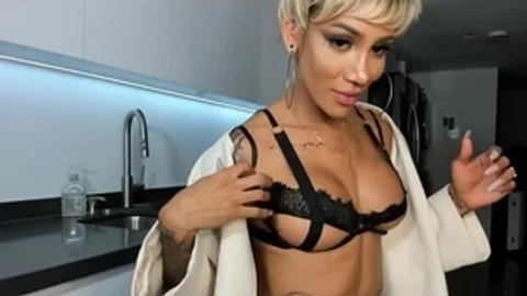 humorous shemale Entertains Herself With Her Audience