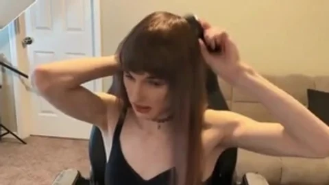 long 10-Pounder brunette hair Trans gal Camshows Solo