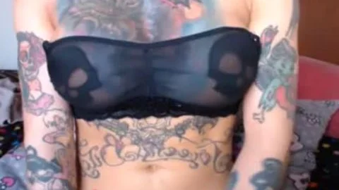 Very Freaky sheboy Vampire