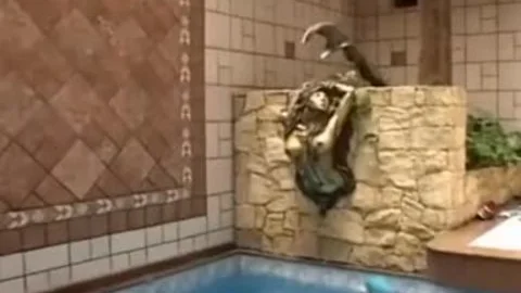 Glamor girls 10 Scene 5 ebon TS Suzanna Holmes