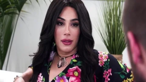 Trans beauty Wants Her neighbour