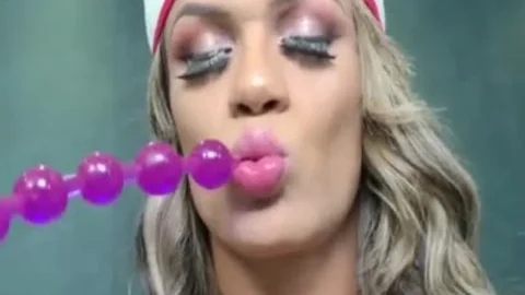 shemale Juliana Leal Plays With Her yummy dildo Box