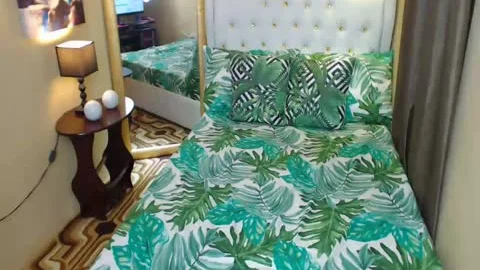 Smoking yummy ladyboy Jerk Her 10-Pounder Gently